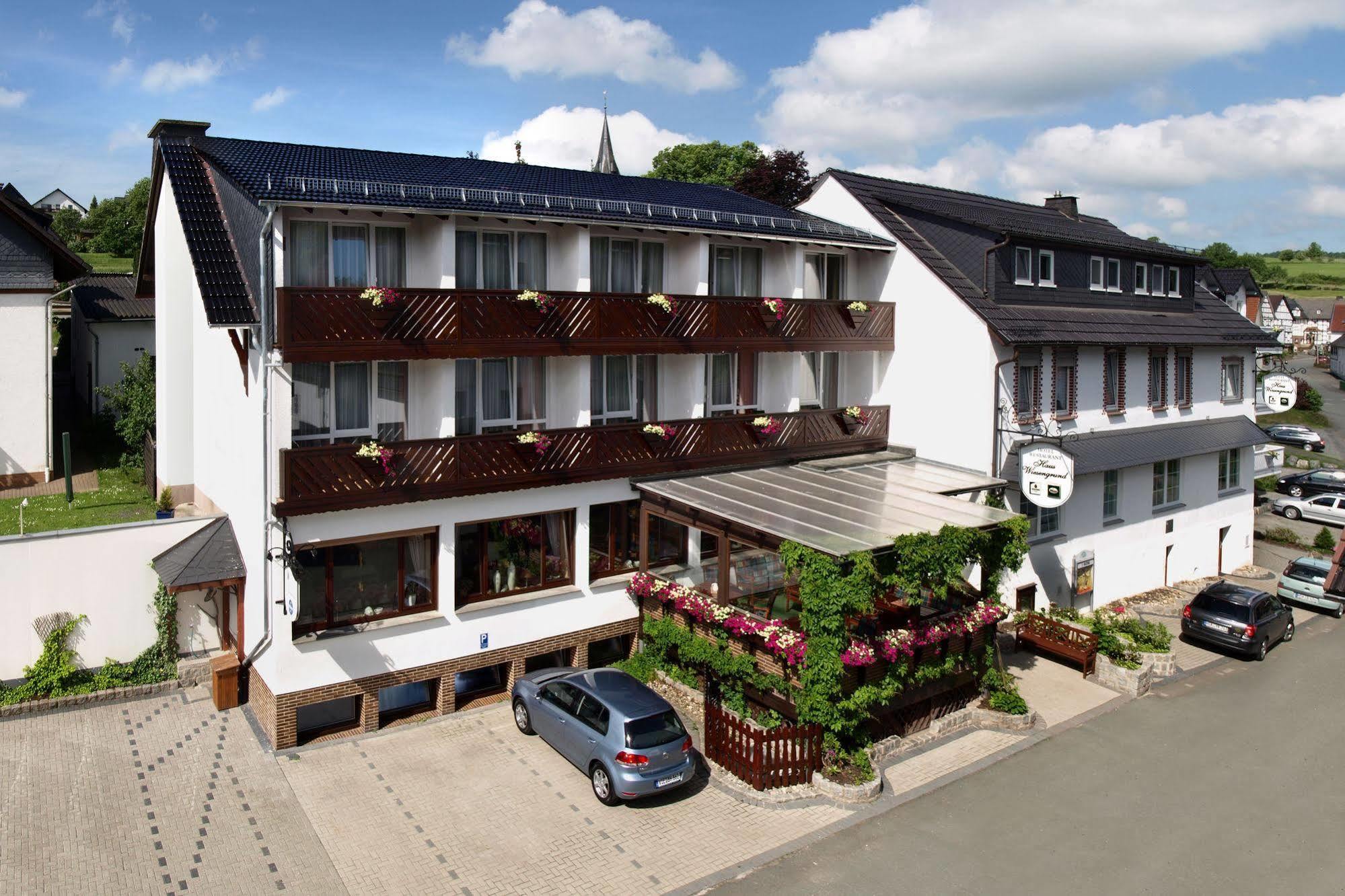 Hotel Haus Wiesengrund Hallenberg Exterior foto